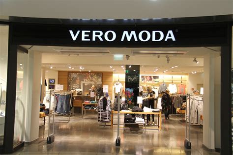 Vero Moda.